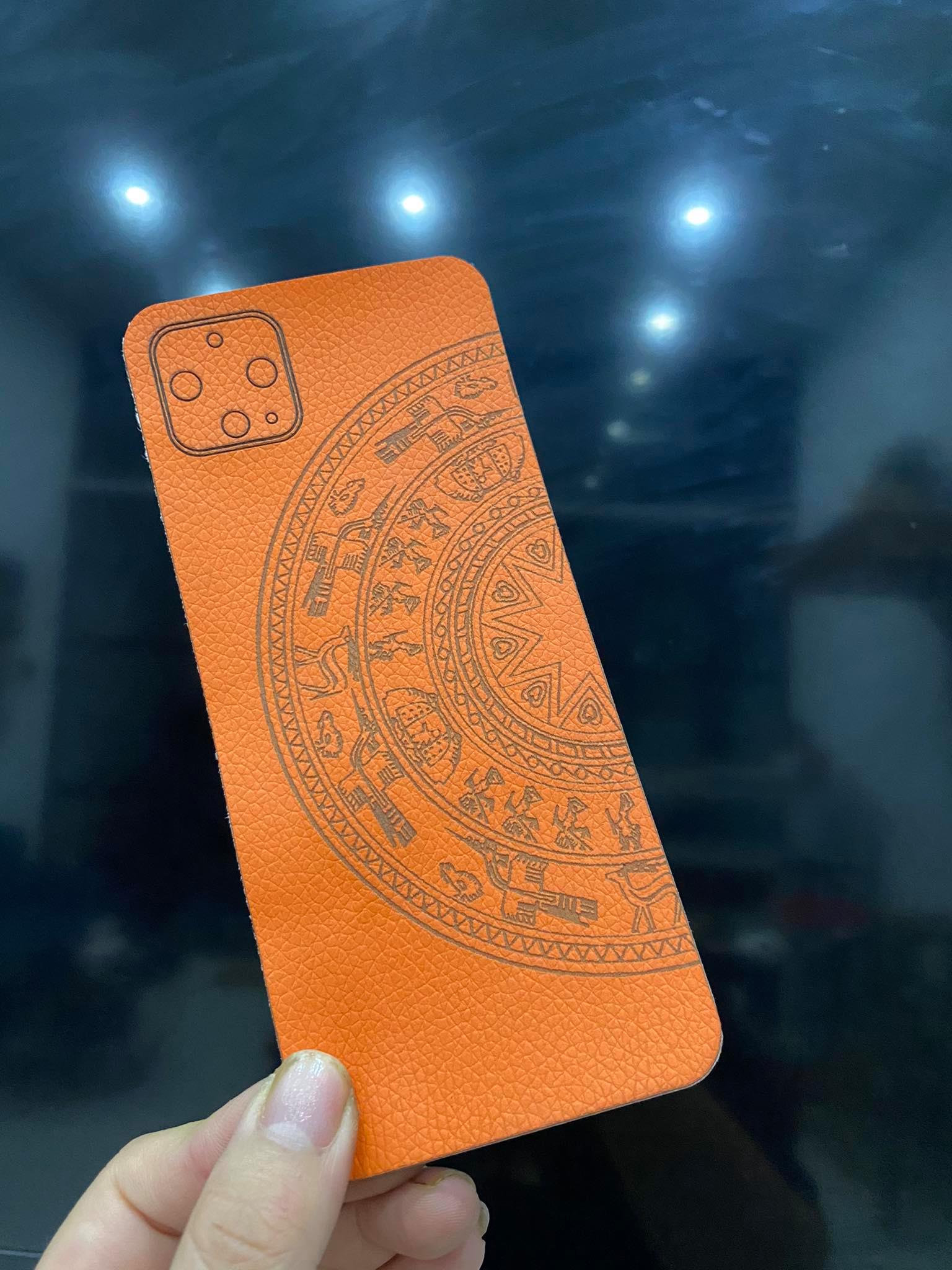 Dán da lưng Google Pixel 4XL khắc hình trống đồng
