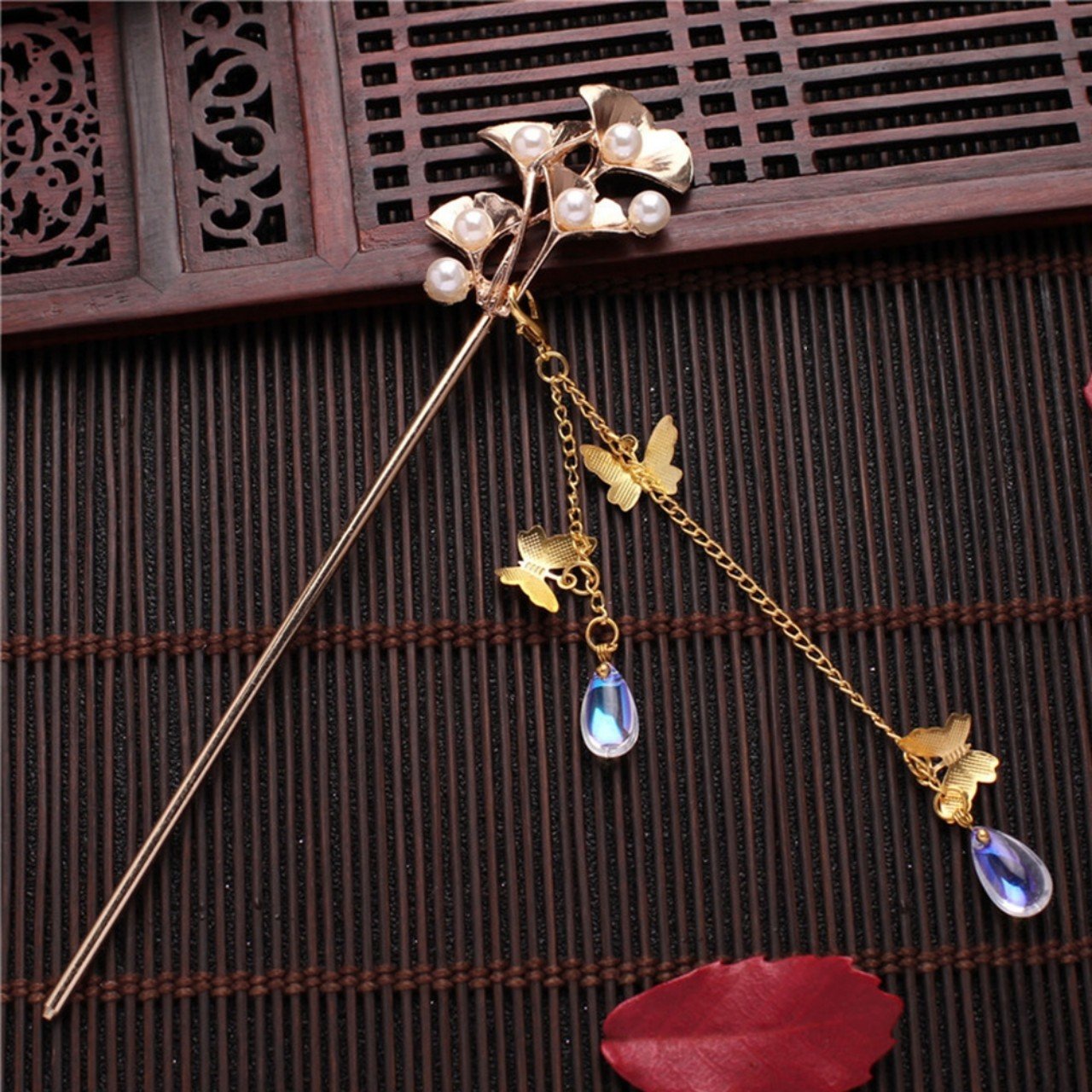 TRÂM ĐÔI CHIM & HOA NGỌC CÀI TÓC