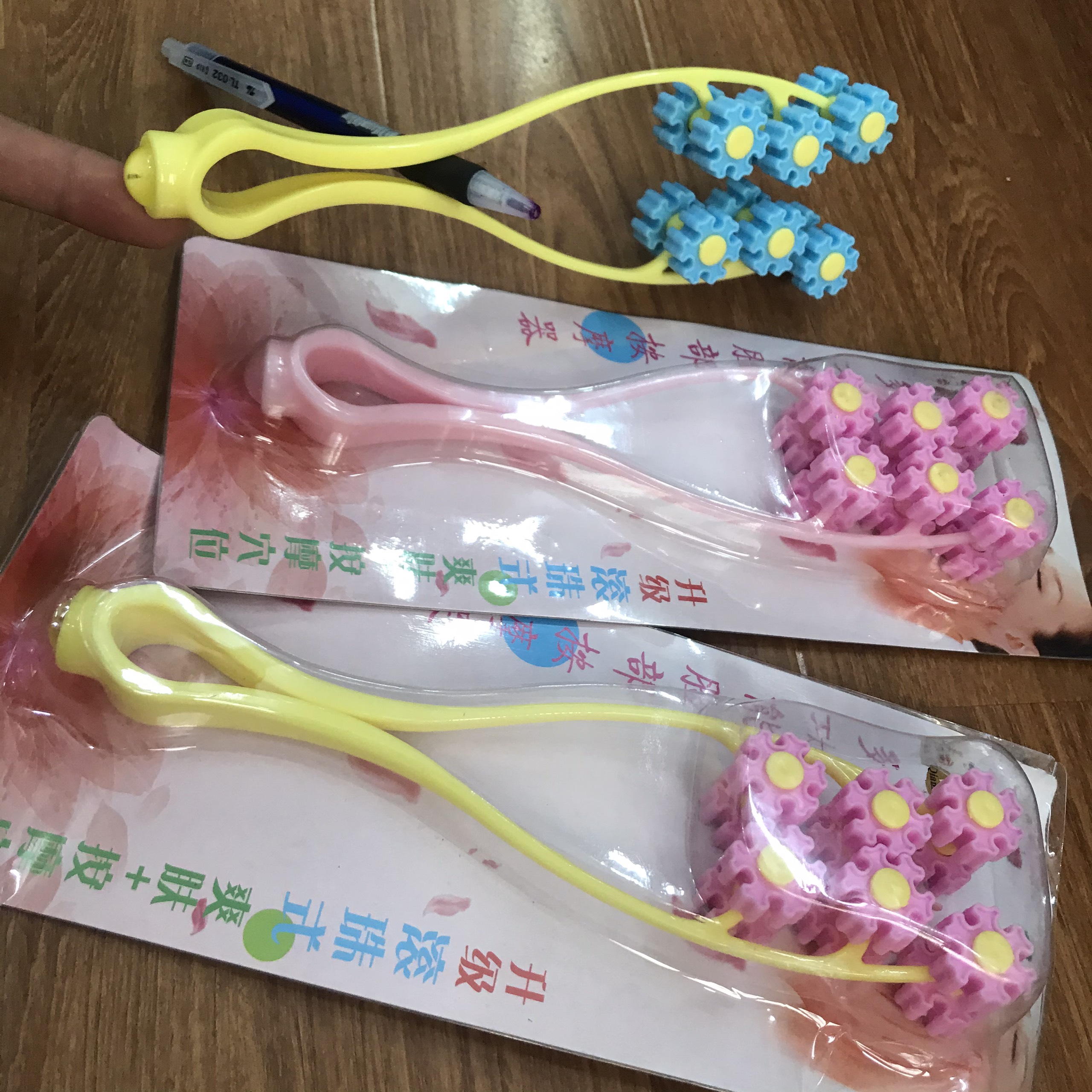 Cây massage thon mặt Vline HÌNH BÔNG HOA