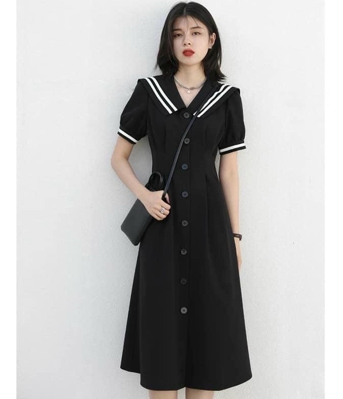 Đầm đen cổ thuỷ thủ viền trắng