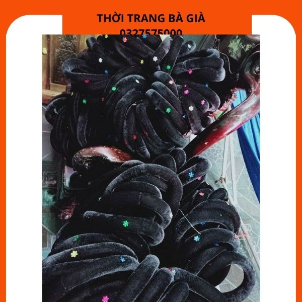 Mấn Nhung Đội Đầu Cho Bà Cho Mẹ Bà Già