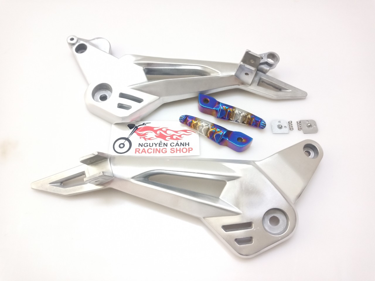 Cặp Gác chân wave dream đùi gà xếp ducati