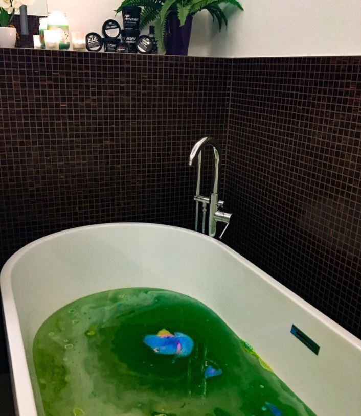 [HCM]Bom sủi bồn tắm Lush - THE EXPERIMENTER Bath Bomb