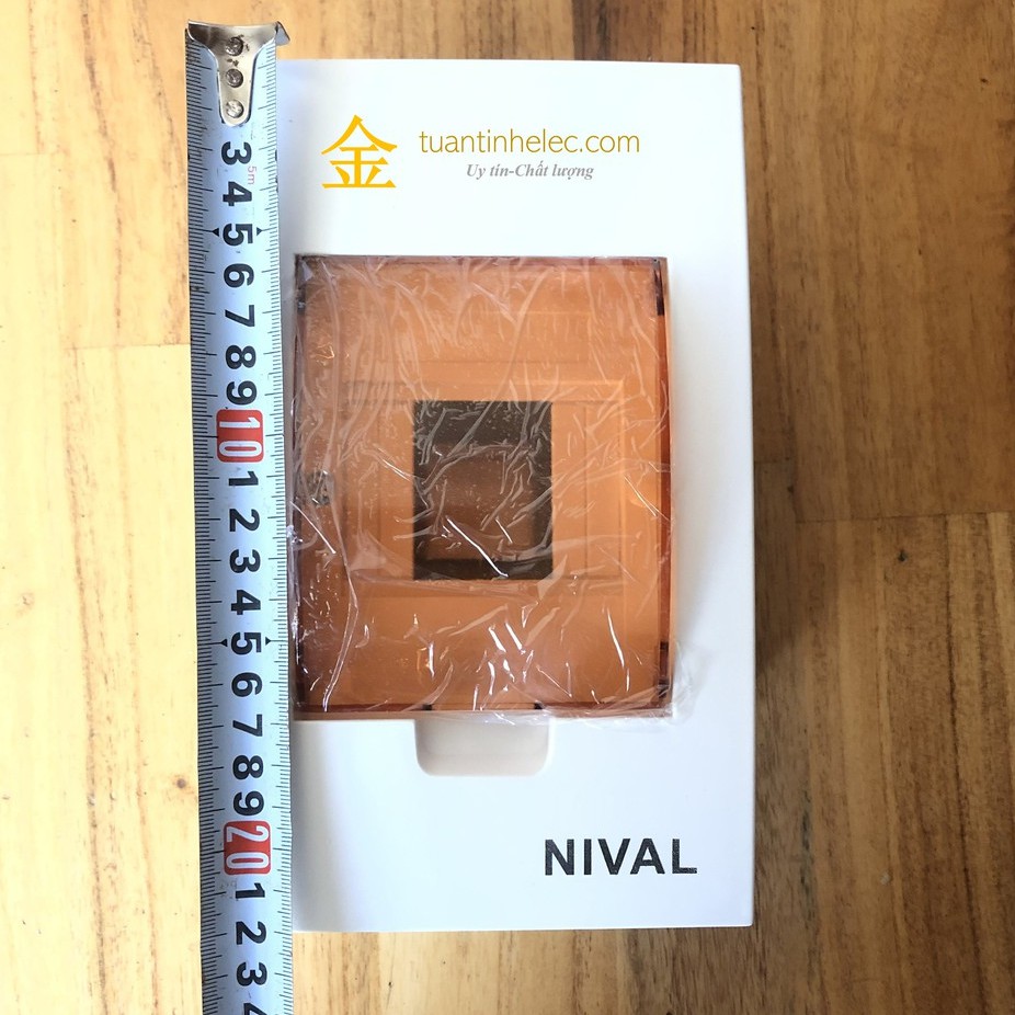 Tủ điện âm tường mặt nhựa Nival