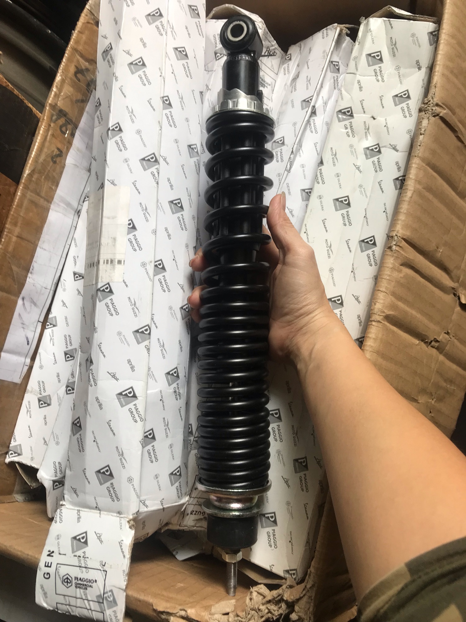 Phuộc sau xe Vespa Primavera/ Sprint hãng