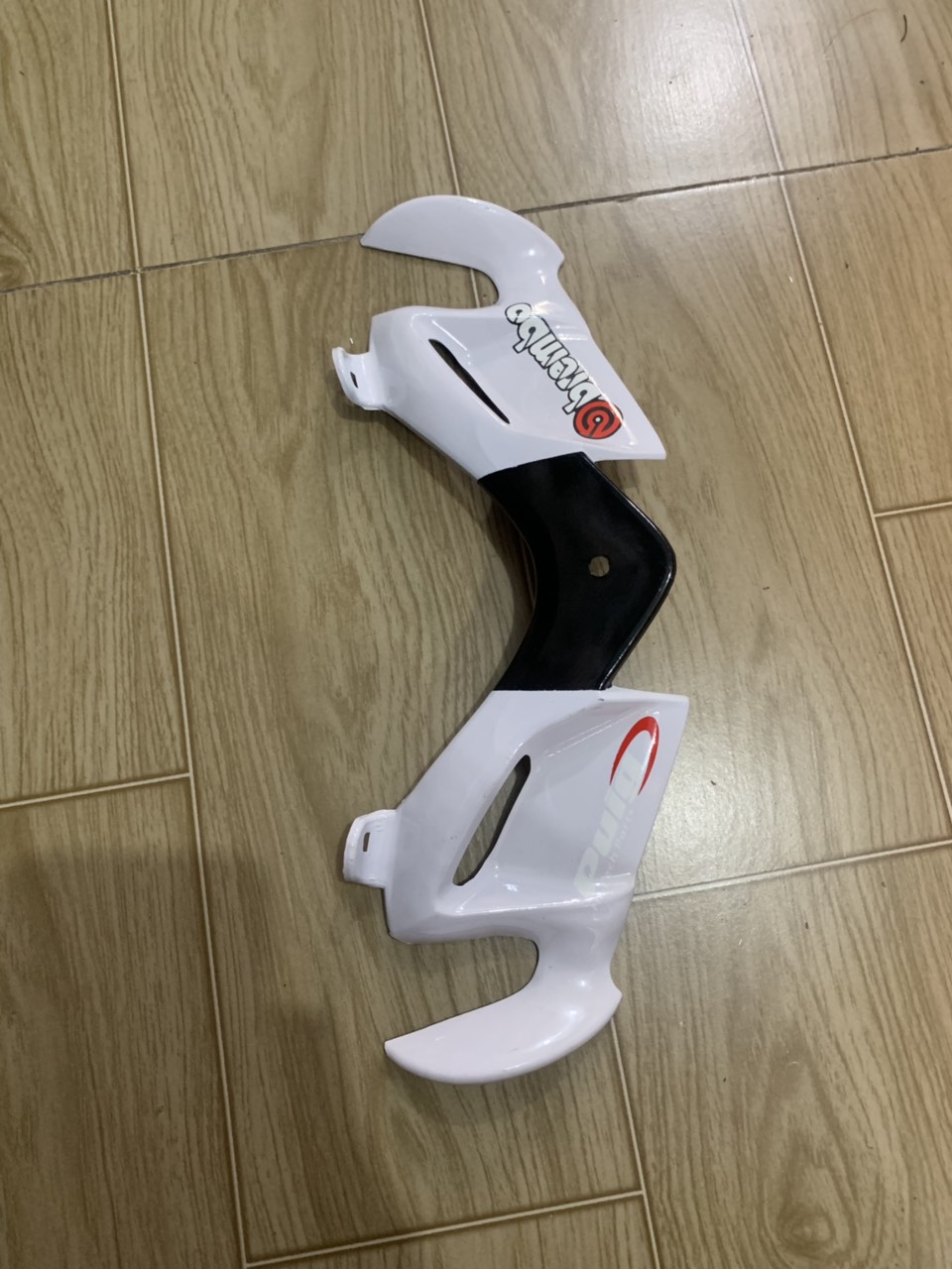 Cánh gió x e exciter 150 màu trắng