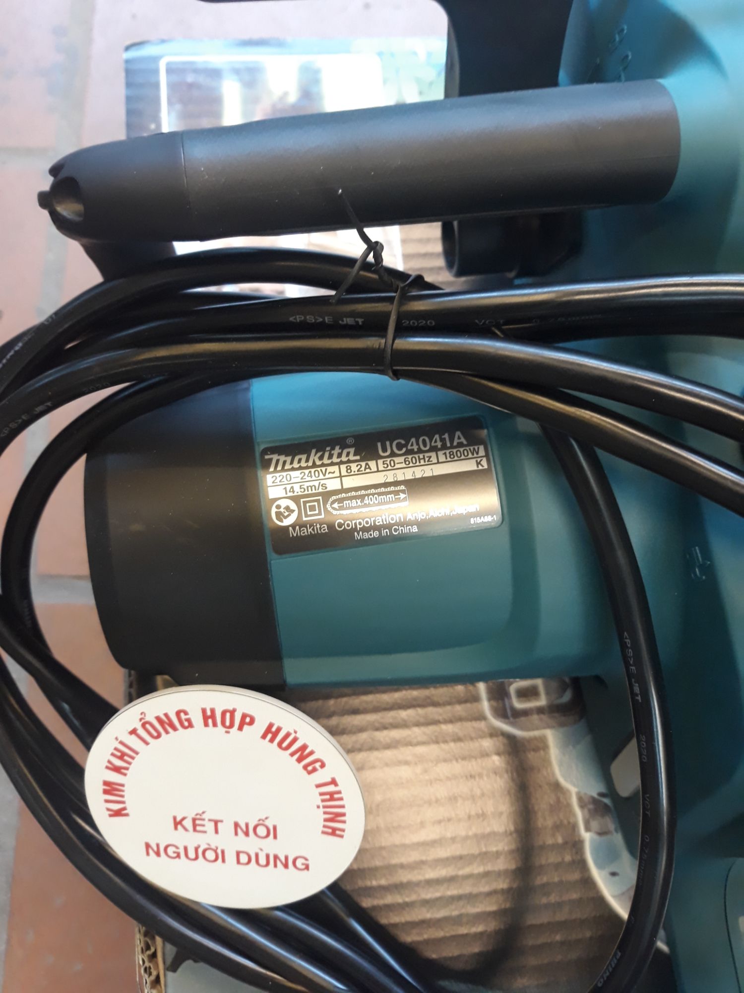 máy cưa xích makita .mã UC4041