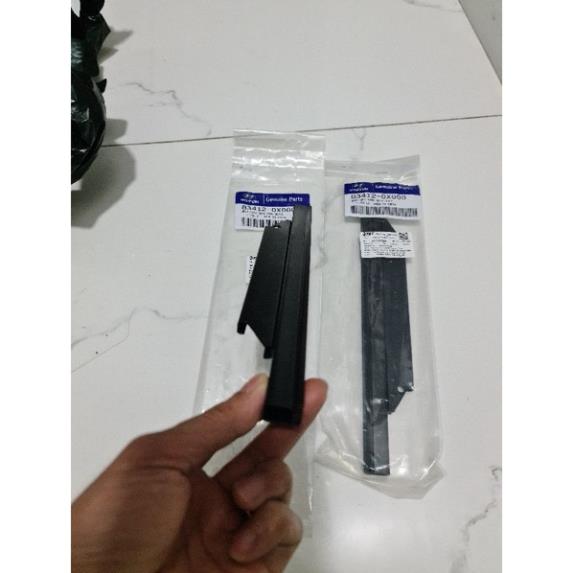 Ray trượt kính sau  834120X000