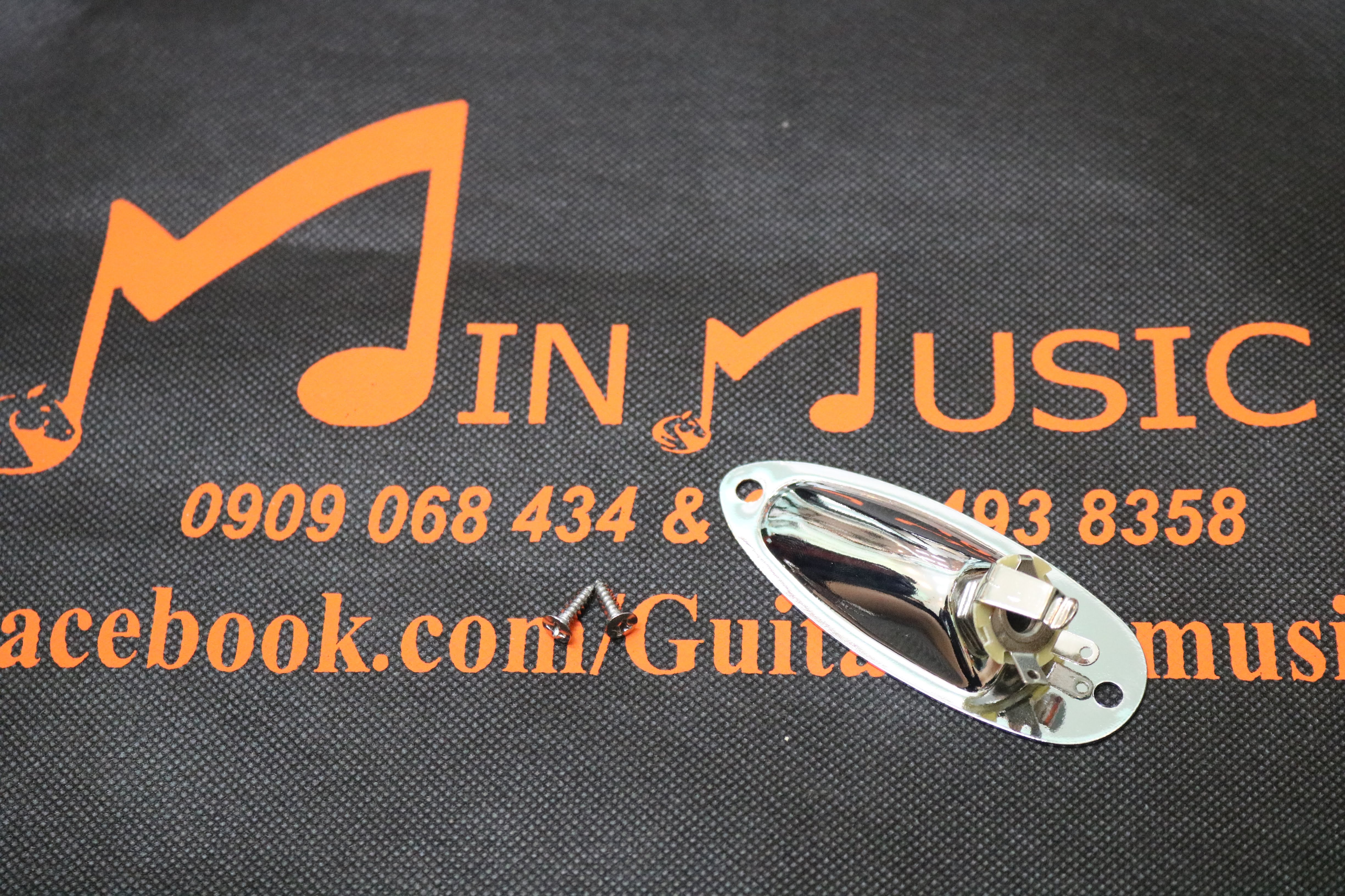 Ổ Jack Cho Đàn Guitar Điện Và Guitar Bass