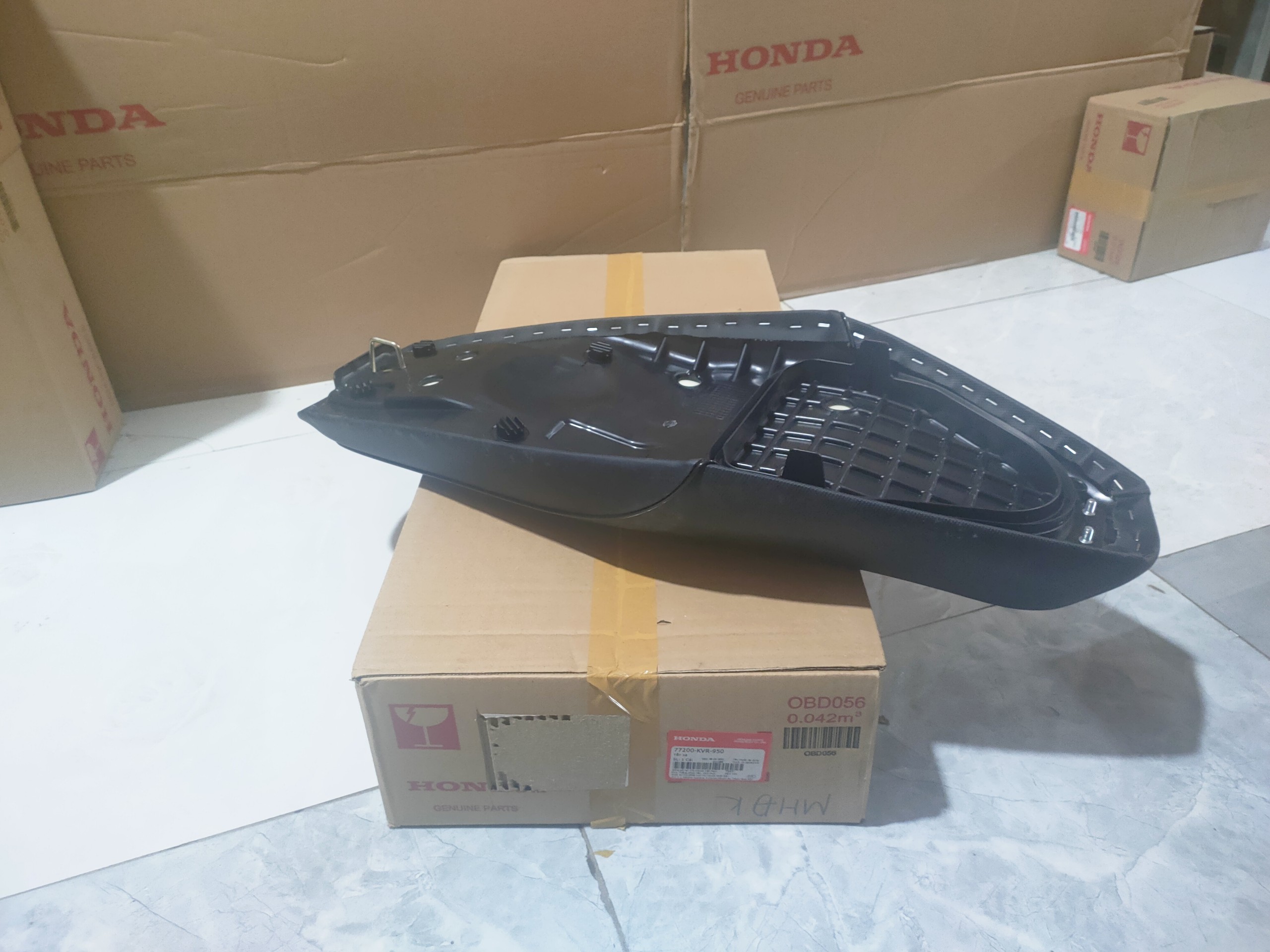 Yên xe màu nâu vision 2015-2018 ( 77200K44V00ZA)