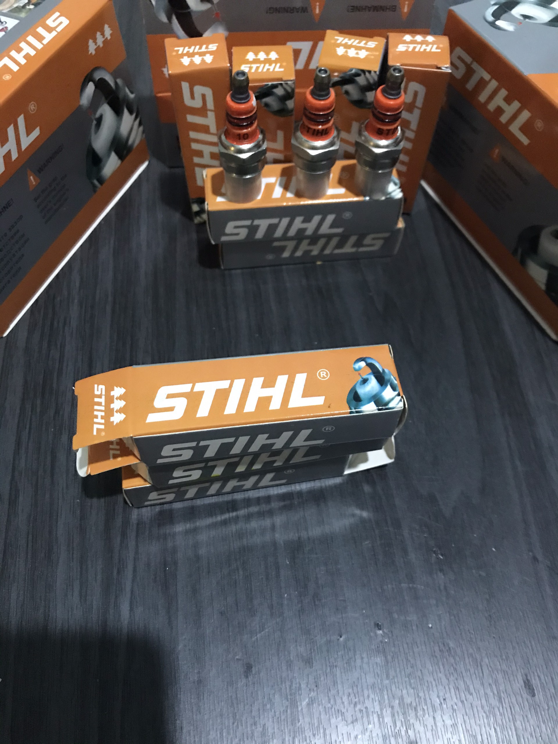 BUGI MÁY CẮT CỎ - MÁY CƯA 2 THÌ. BUGI 2 THÌ. ST-IHL