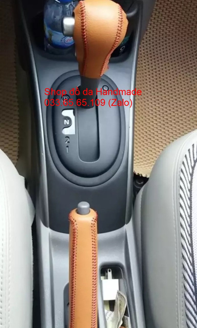 Bọc da cần số + phanh tay Nissan Sunny (AT)