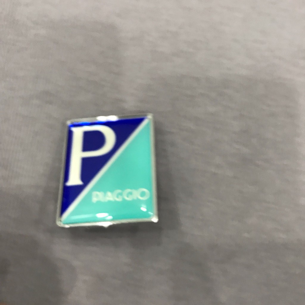 Logo Piaggio kiểu zin theo xe sắc sảo