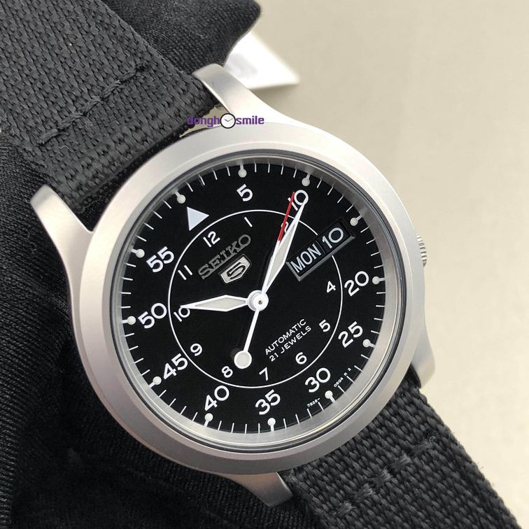 Đồng hồ nam Seiko dây dù màu đen máy Nhật