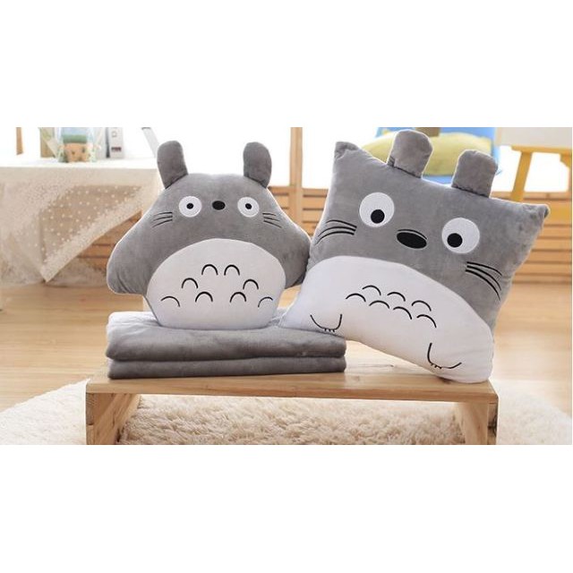 Gối kèm mền hình mèo Totoro