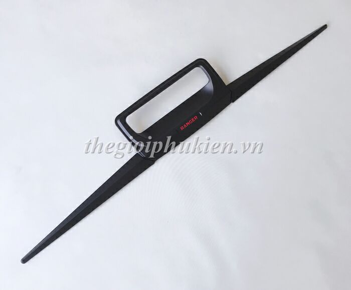 Độ tay mở cốp sau theo xe Ford Ranger