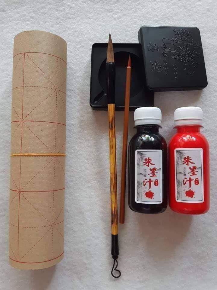 Khuyến mãi combo bộ bút,mực,giấy,nghiên. Đủ bộ cho người luyện viết thư pháp. Giá 150k