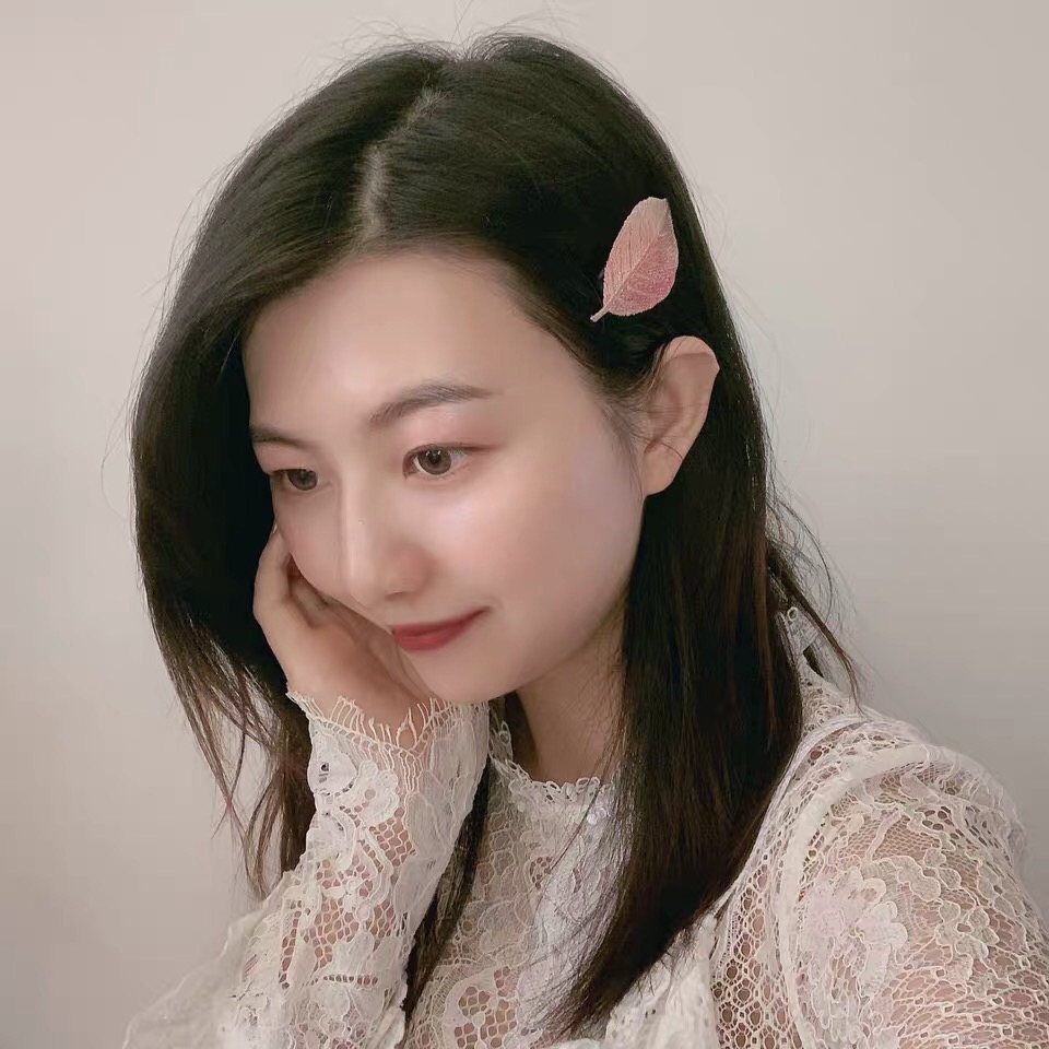 KOREMI Kẹp Tóc Hình Chiếc Lá 4 Màu Style Korea