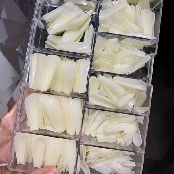 Móng úp HSM phom thang hộp 600 móng