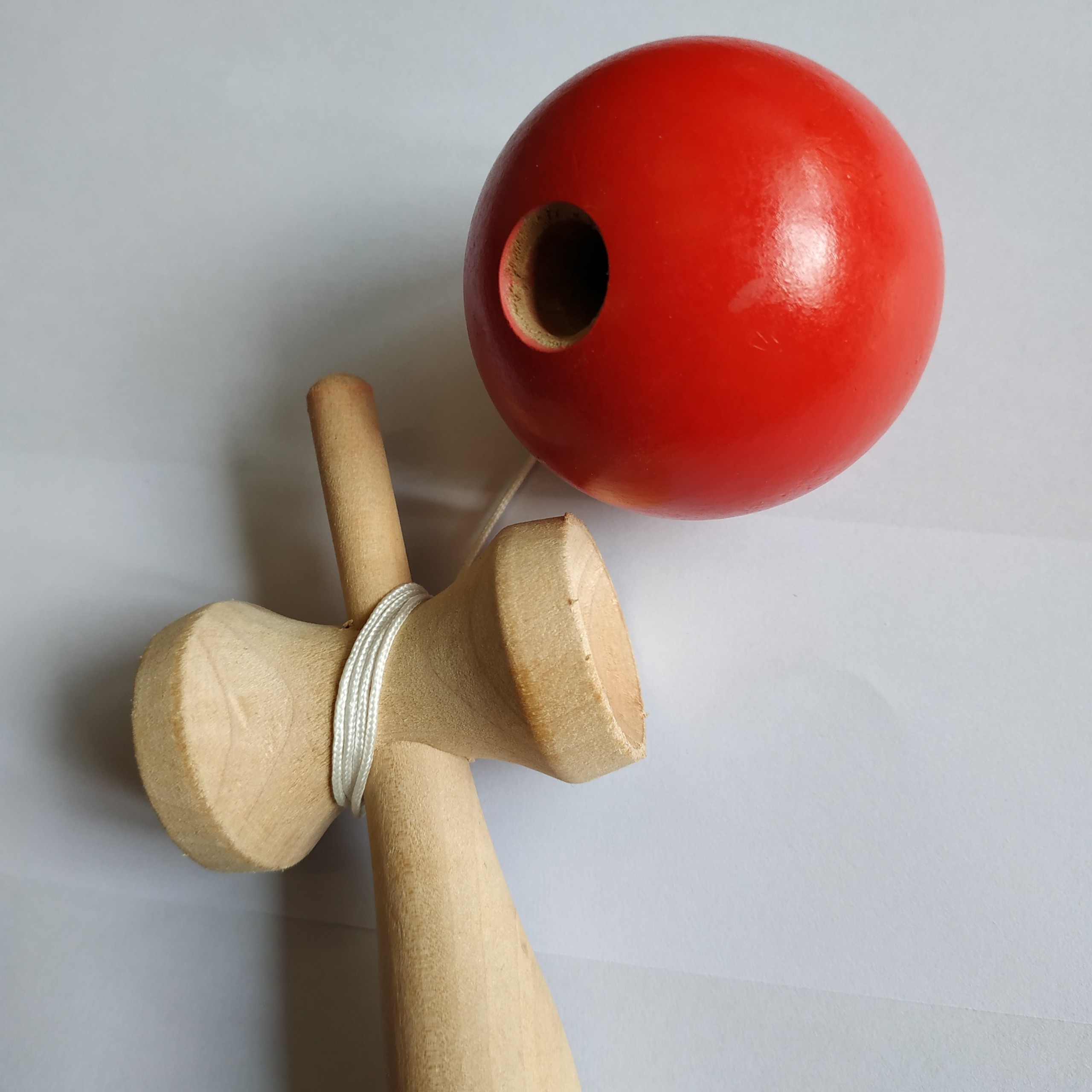 TRÒ CHƠI KENDAMA ĐỎ NHẬT BẢN 18CM