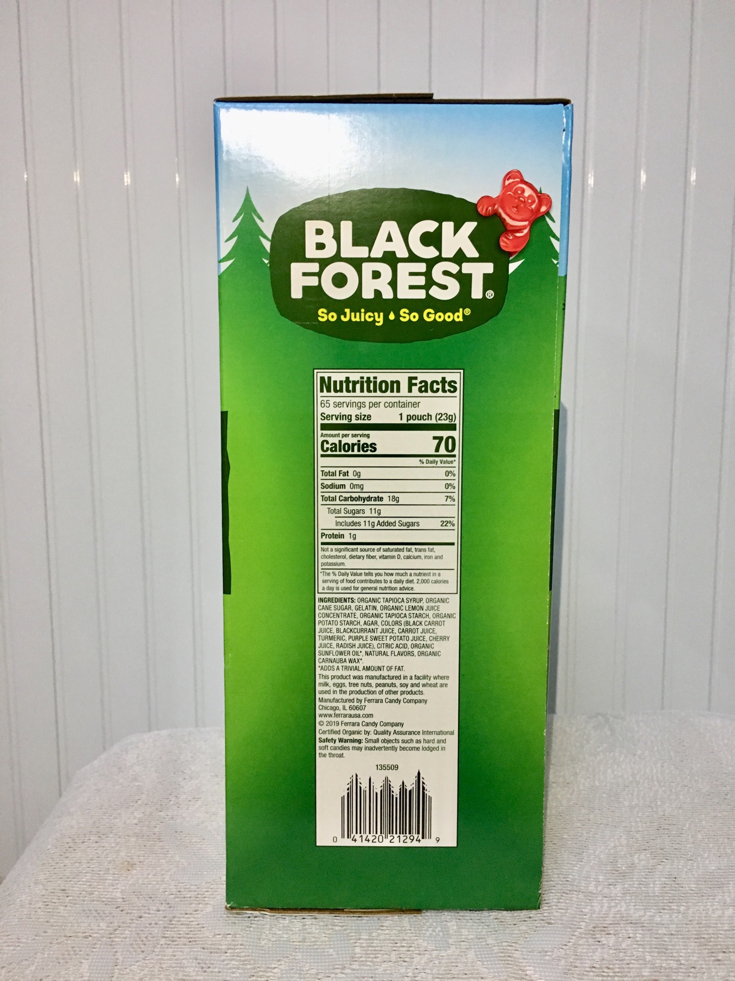 Thùng kẹo dẻo Gấu Black Forest 65 gói (Mỹ)