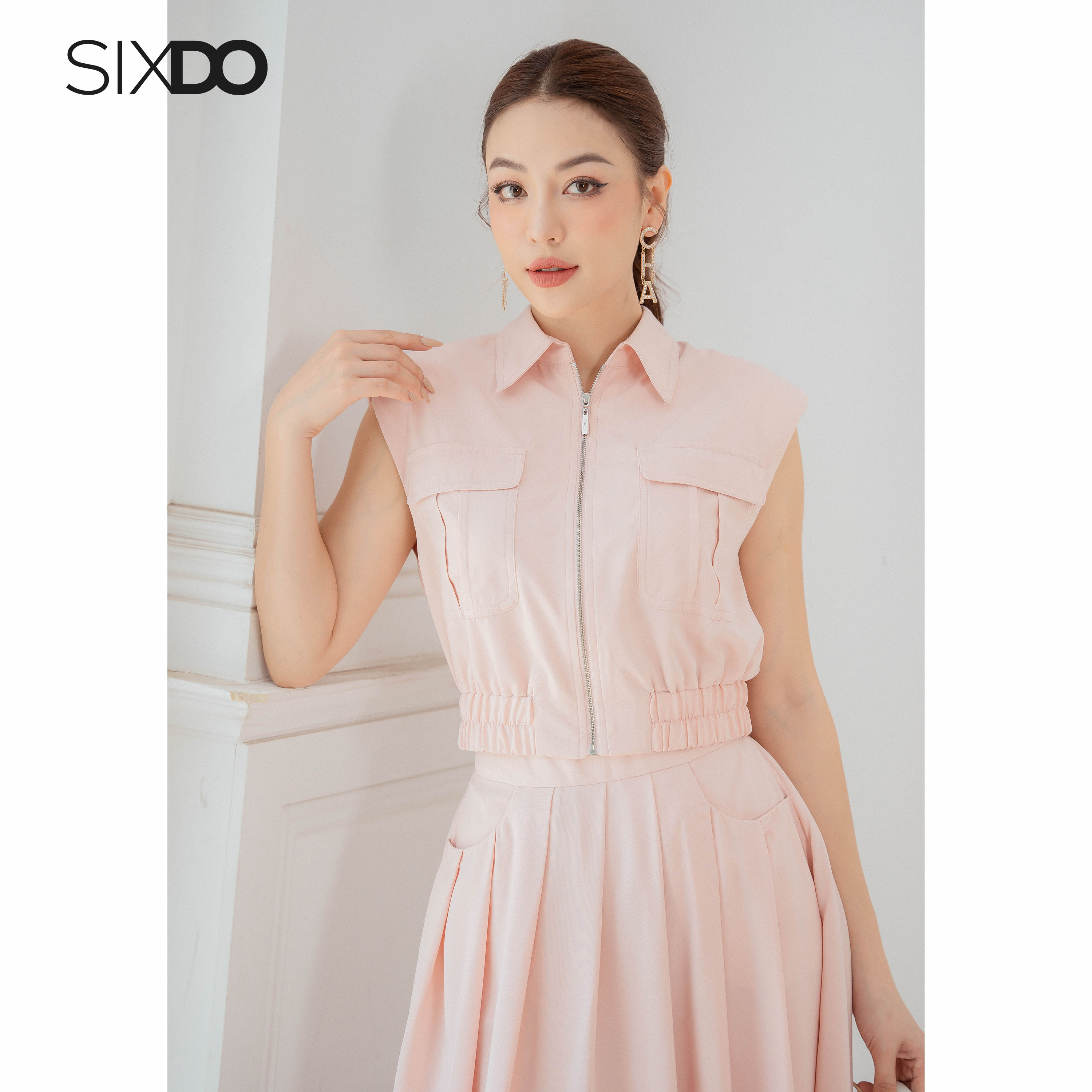 Áo lụa kiểu nữ sát nách bo chun SIXDO (Silk Top)