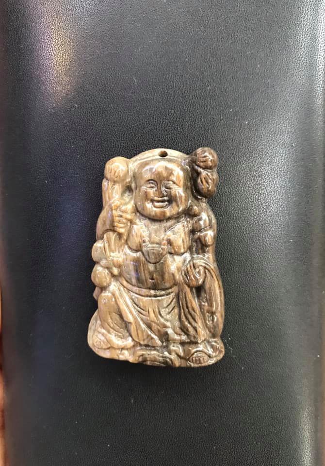 [HCM]MẶT DÂY CHUYỀN PHẬT DI LẶC GỖ HÓA THẠCH TỰ NHIÊN MẦU SẬM