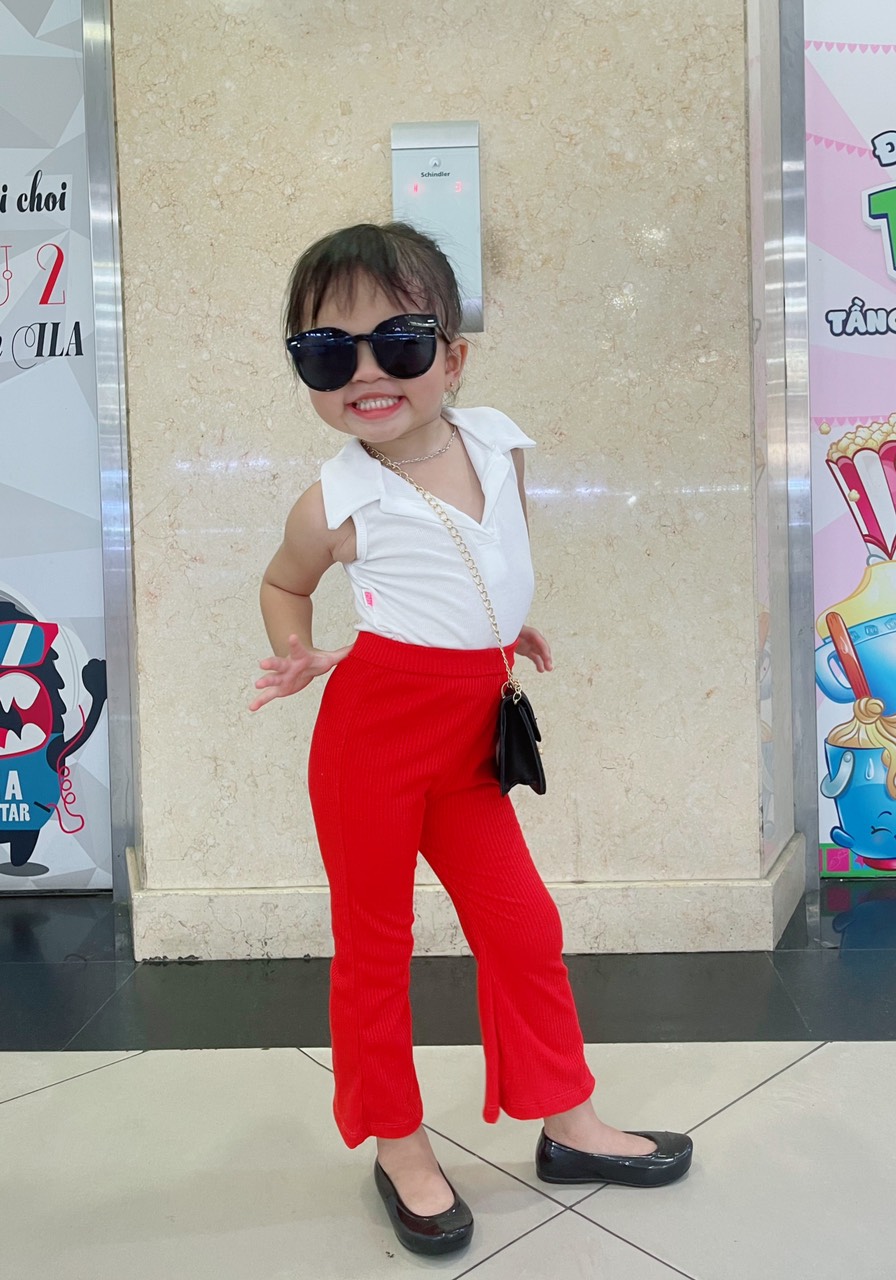 Set áo chéo lưng phối quần loa caro hot hit thời trang bé gái