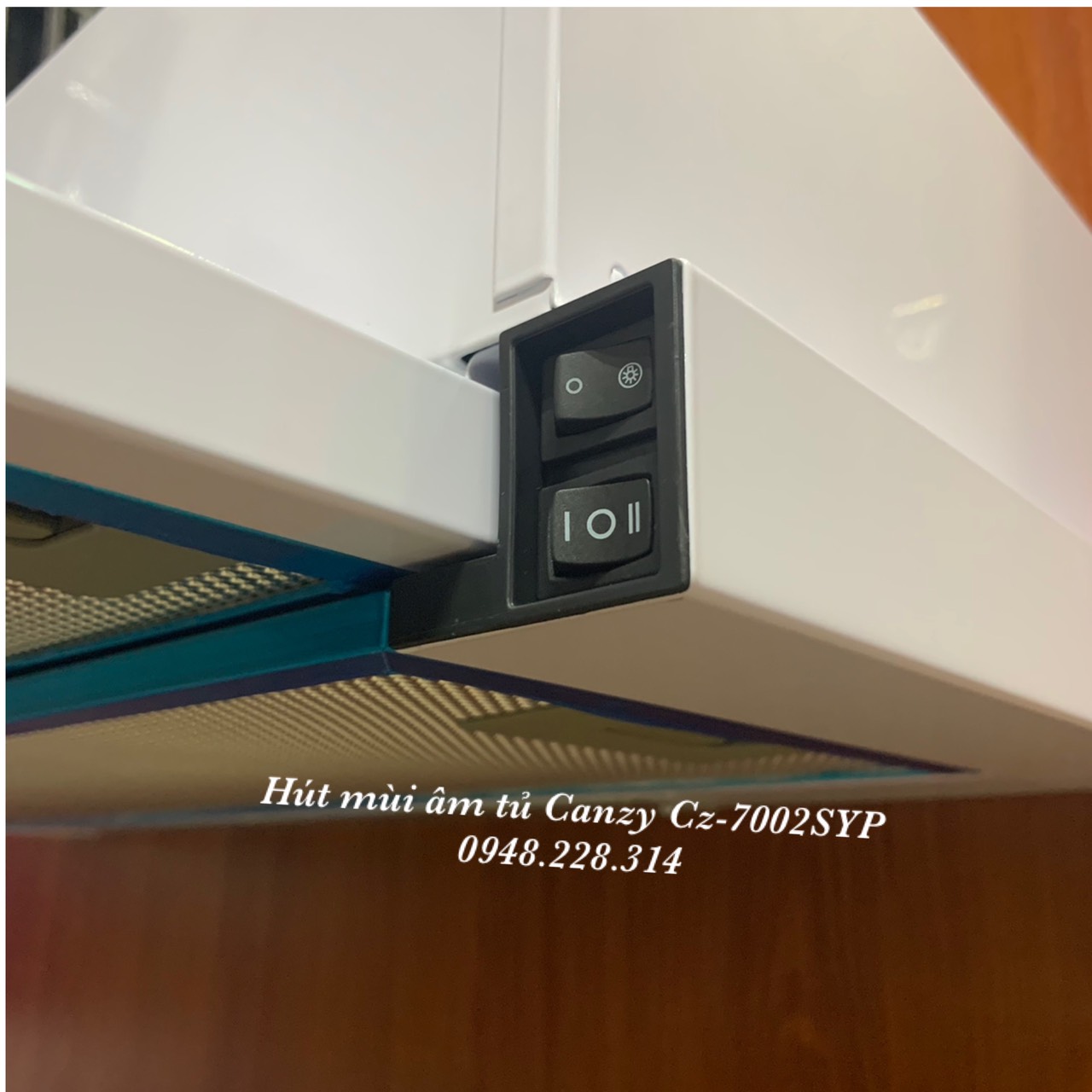 Máy hút mùi âm tủ Canzy Cz 7002SYP