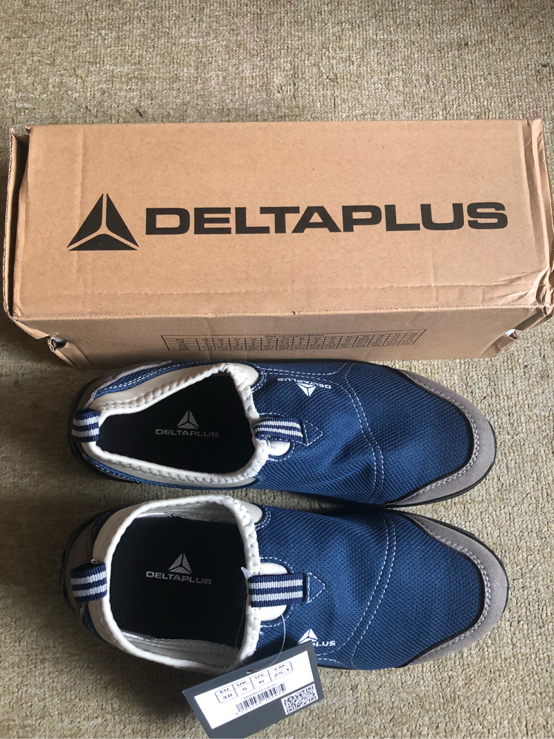 Giày bảo hộ siêu nhẹ Delta Plus MIAMI S1P Pháp-size 42