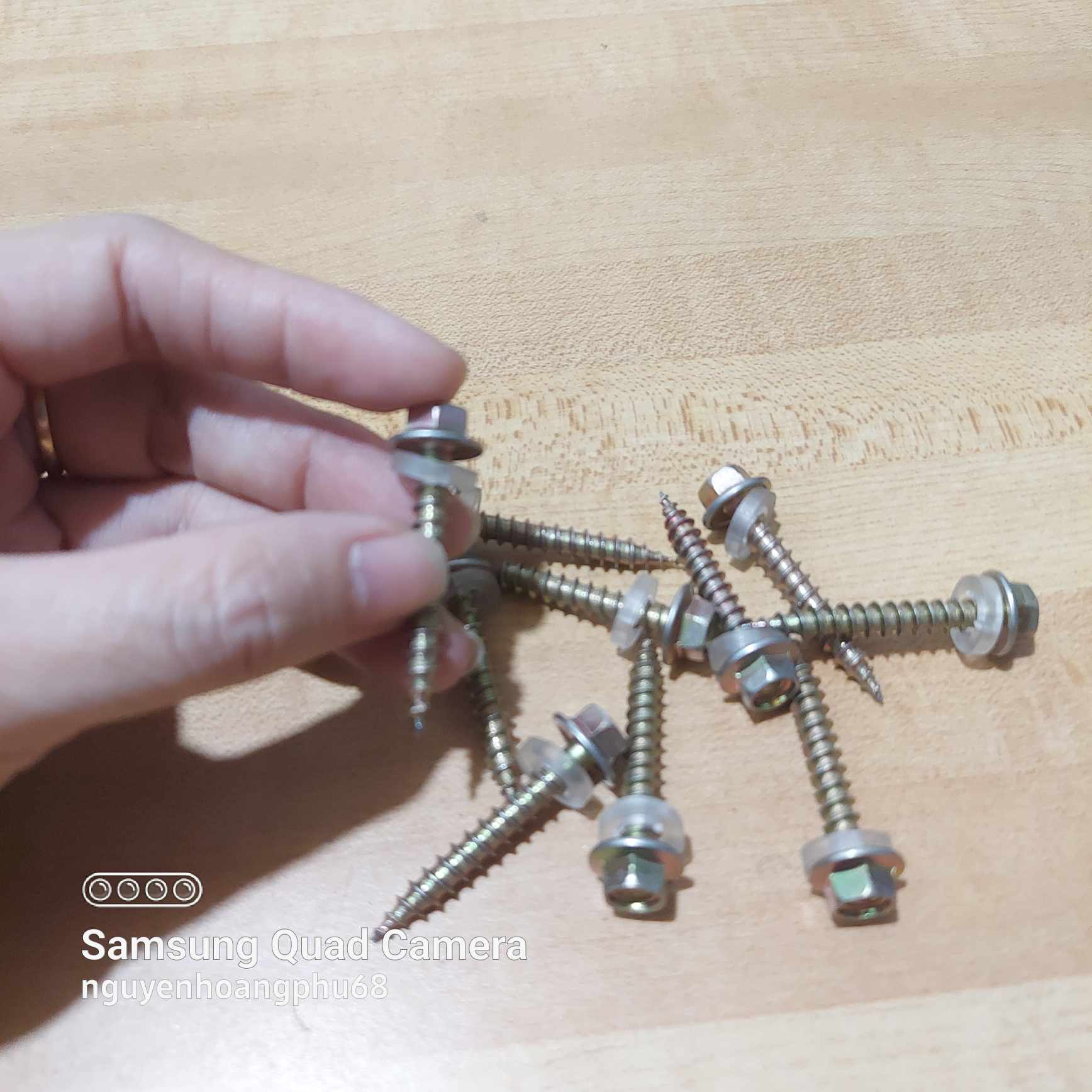 Tắc kê nhựa .Đinh vít