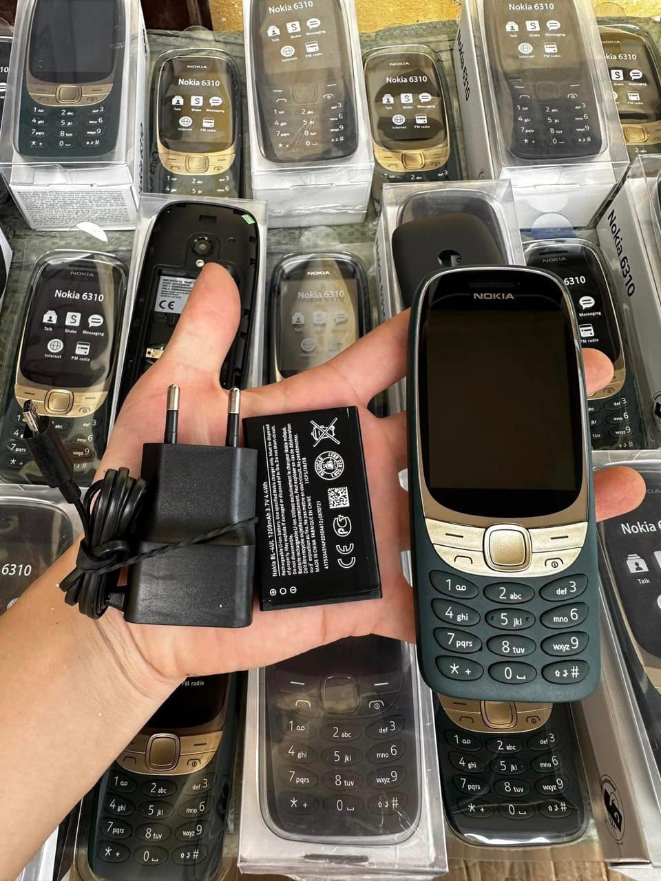 Điện Thoại Nokia 6310 Mới Fullbox