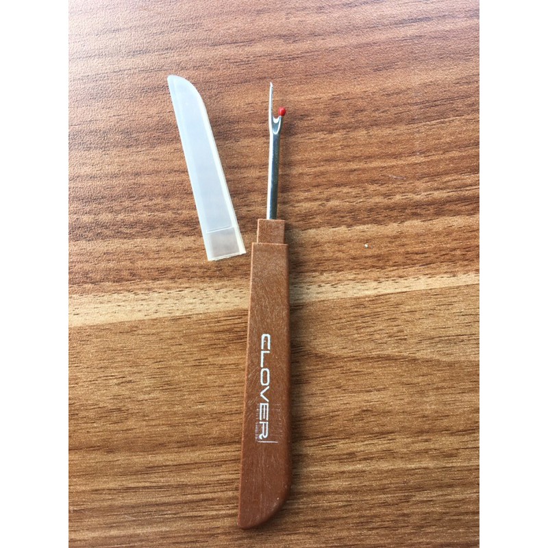 Dụng cụ rạch khuyết, gỡ chỉ tháo chỉ Clover