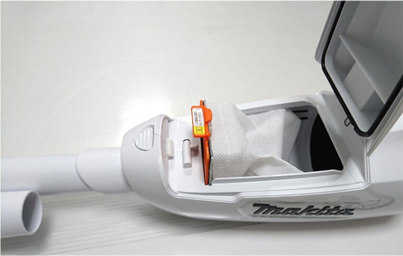 Máy hút bụi dùng pin Makita CL107FDZW