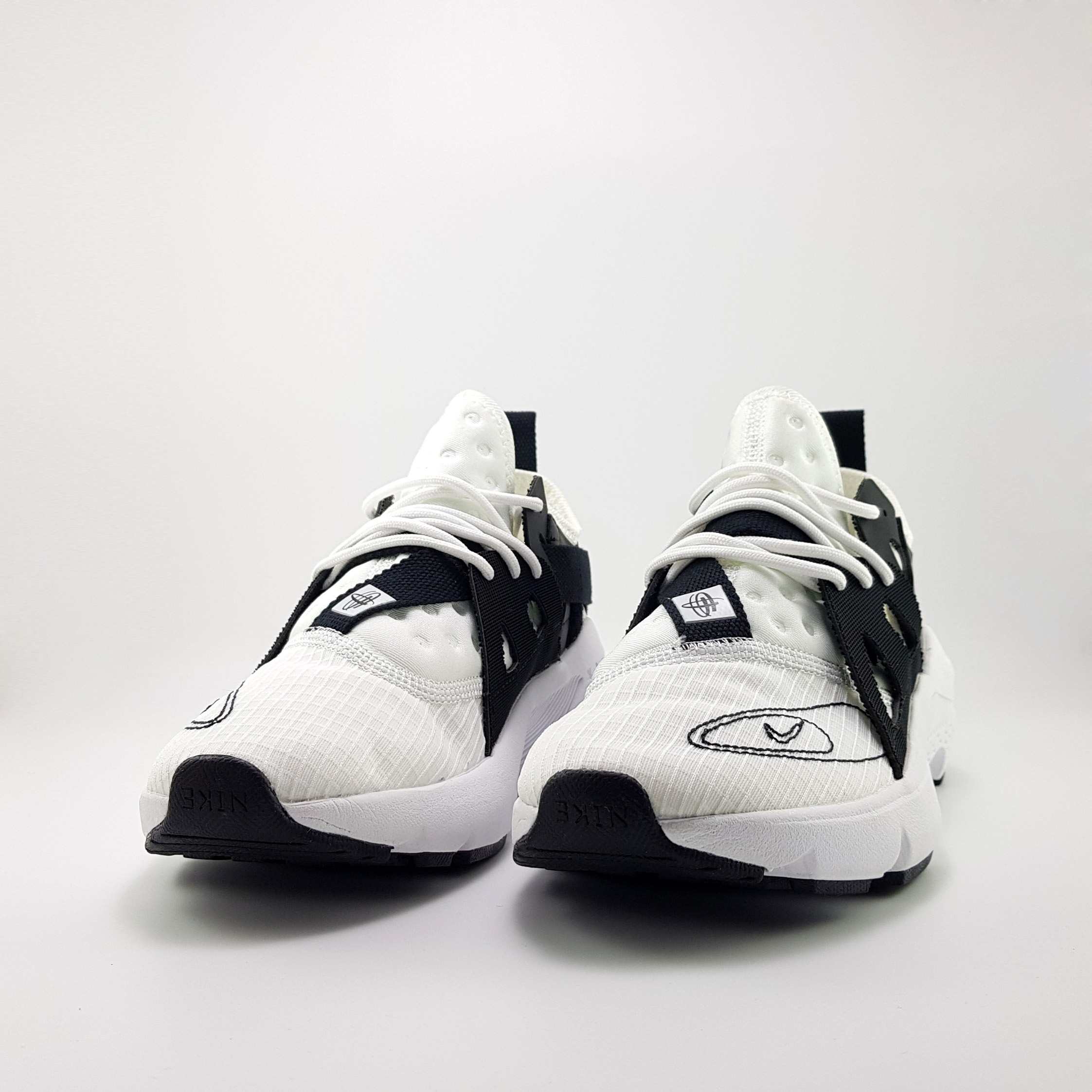 Giày thể thao Huarache N.354 white black