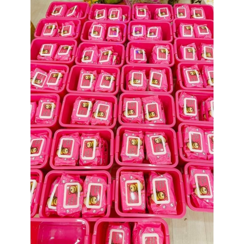 1 thùng 10 gói khăn giấy ướt gấu dâu siêu dễ thương - s105