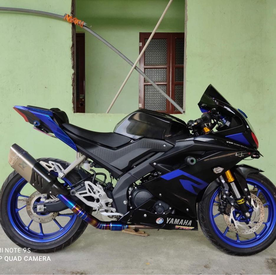 Pô Akrapovic R1 họng 51mm (đen, bạc)