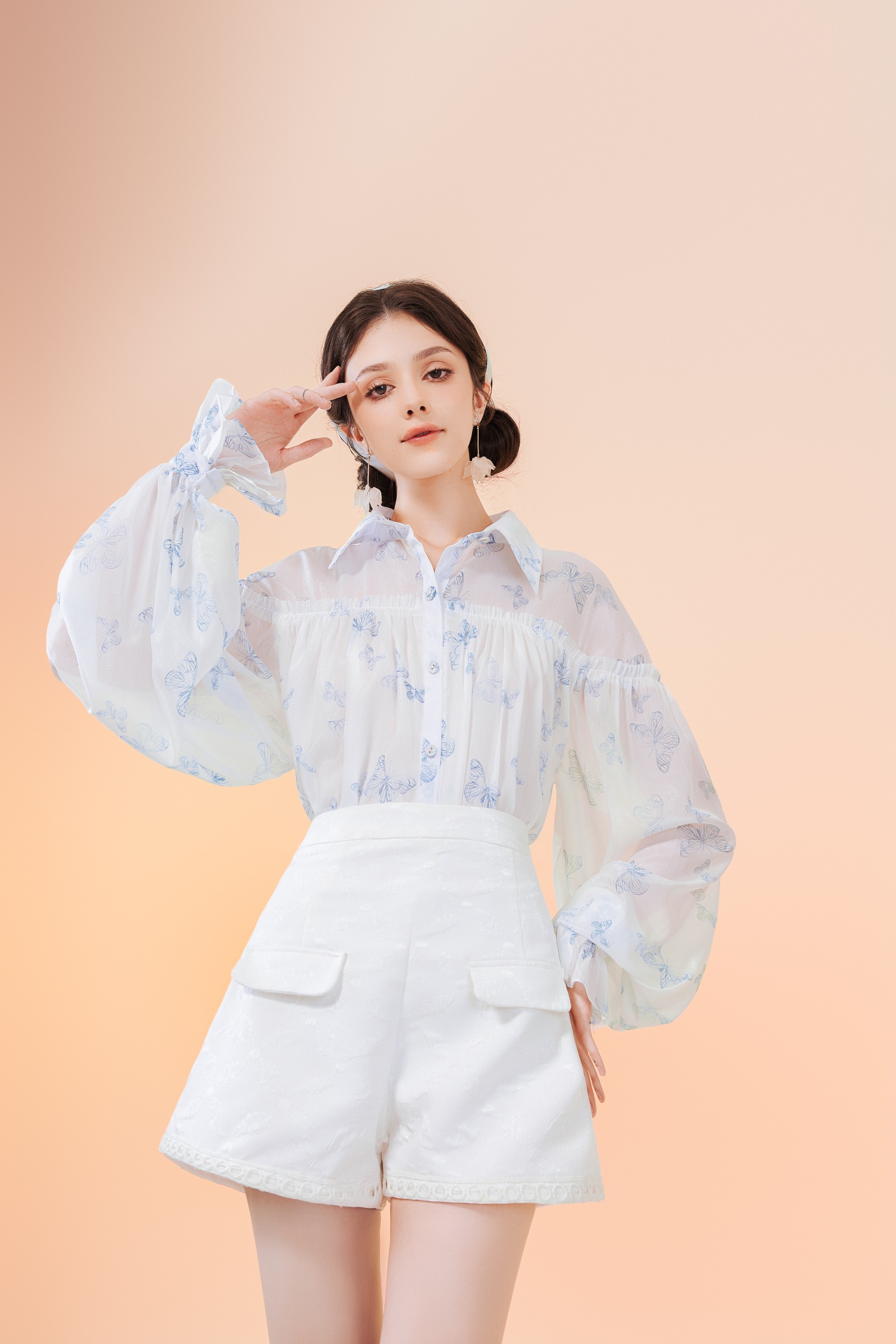 Almira Short - Quần short gấm phối ren