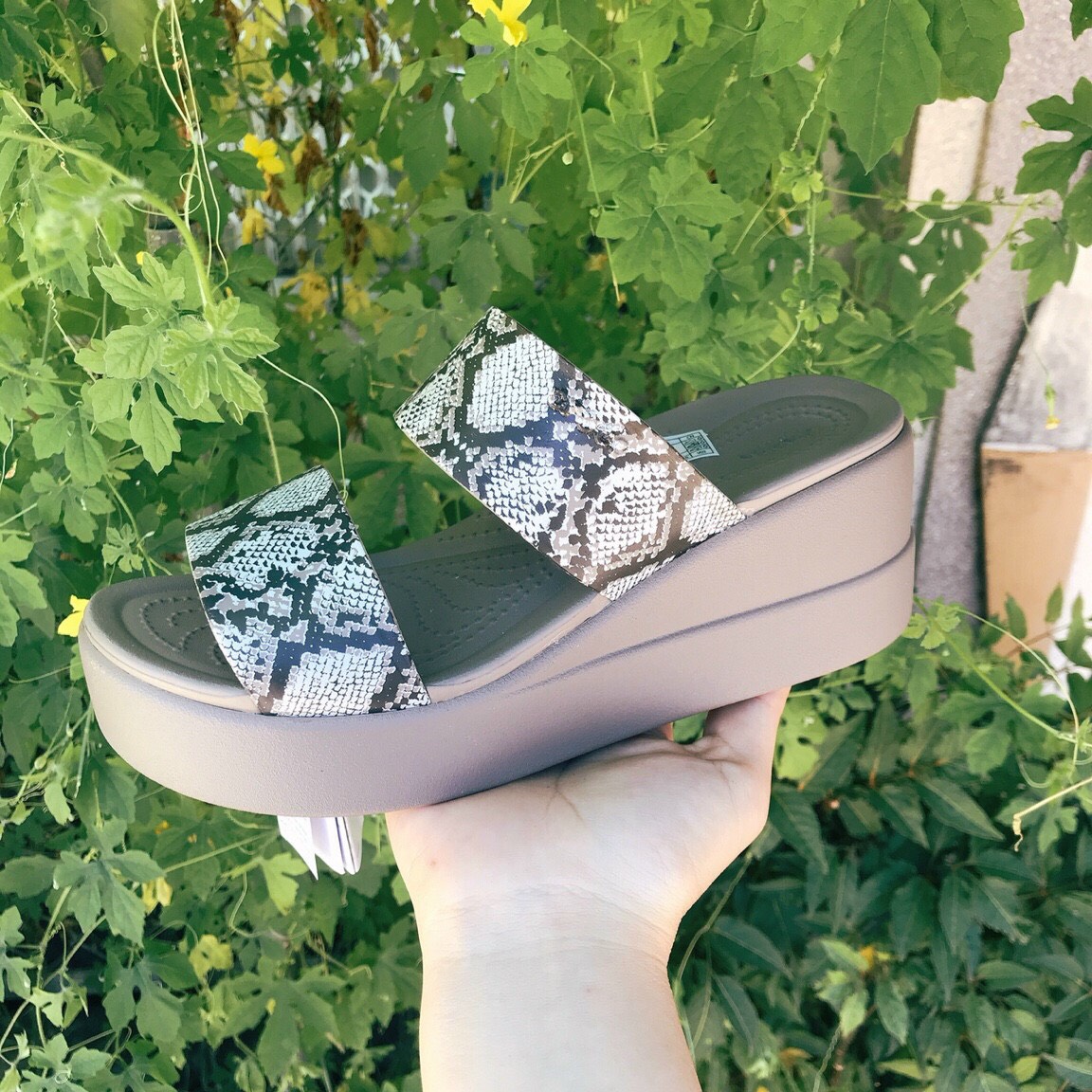 DÉP LÊ CAO GÓT CROCS-BROOKLYN