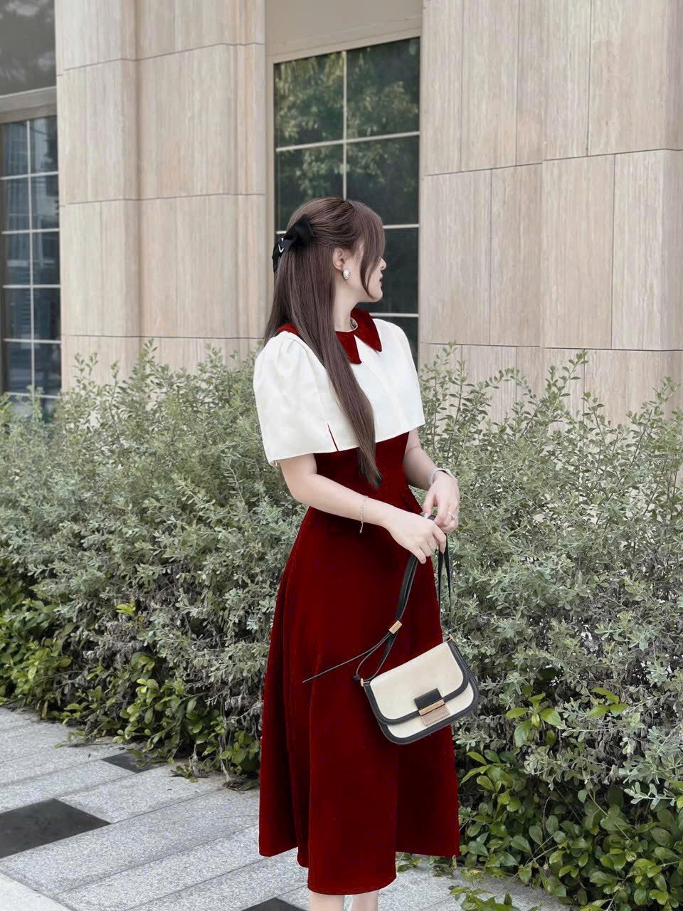 Set áo và váy hai dây chất liệu nhung