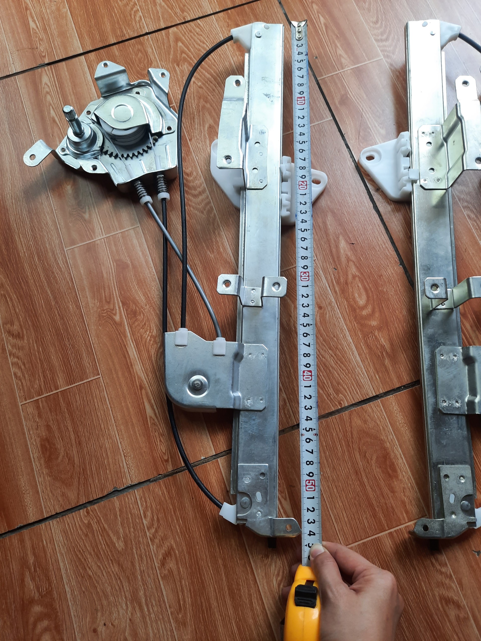 Compa lên xuống kính xe tải Mitsubishi Canter 1T9