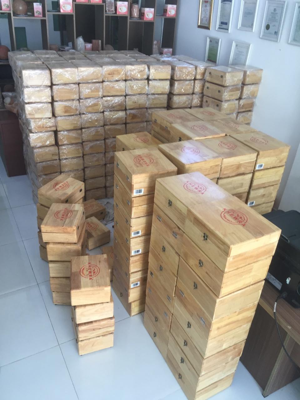 Hộp đá muối massage chân Himalaya đá đôi (loại 2 viên cong cao cấp)