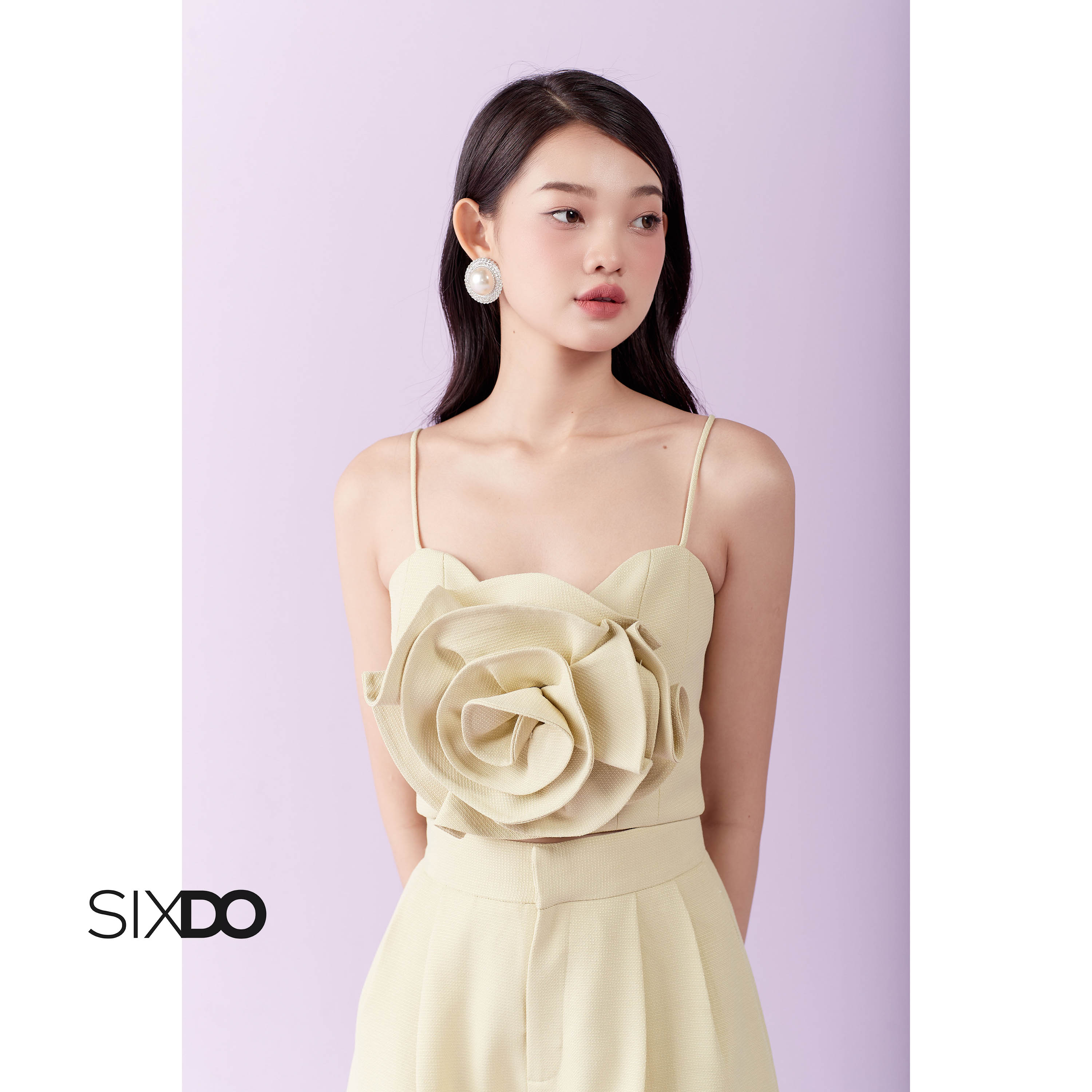 Áo nữ hai dây hoa ngực sixdo