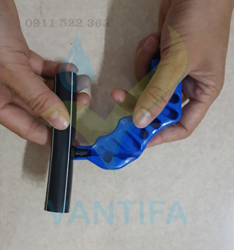 Dùi đục lỗ ống LDPE