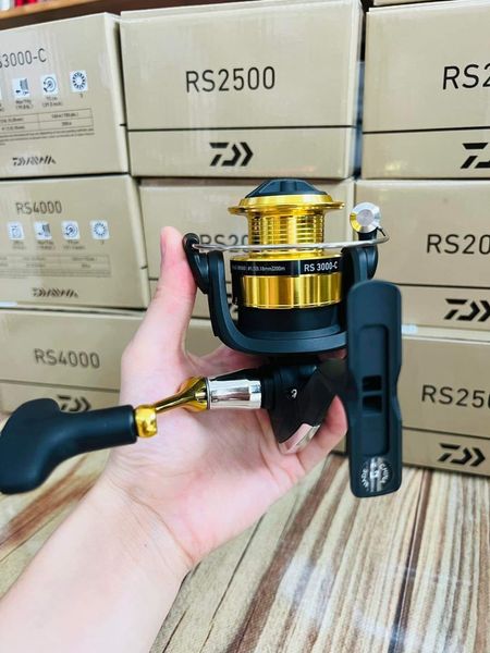 Máy daiwa RS em về 2500 3000 4000 mẫu máy bình dân