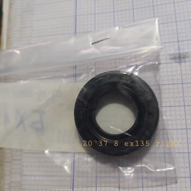 Phốt bên phải phía sau exciter 135 phốt đĩa thắng sau
