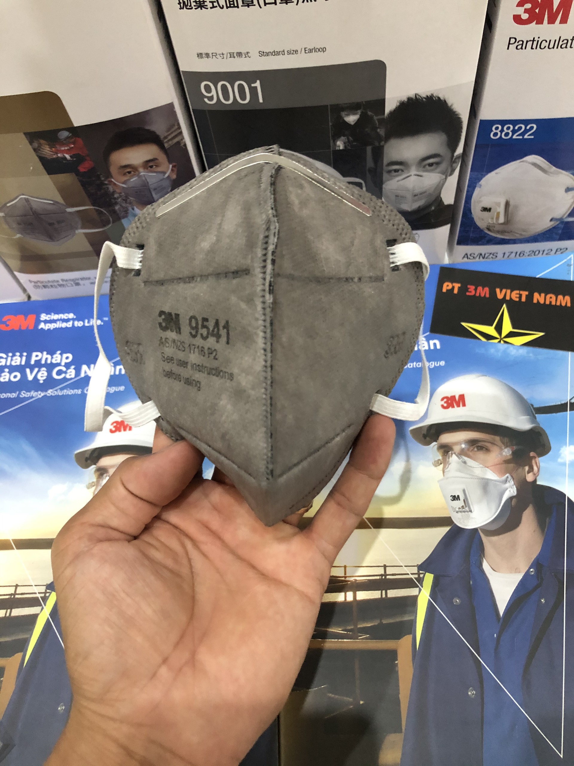 Khẩu trang 3M 9541 kháng khuẩn than hoạt tính