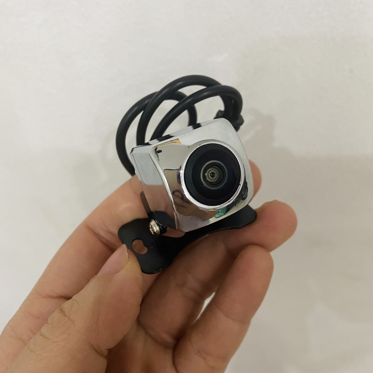 Camera lùi AHD 1080P, camera lùi AHD mạ crom, siêu nét siêu bền siêu đẹp cam lùi hồng ngoại thiết kế nhỏ gọn chuyên dụng cho màn DVD android ô tô cam lùi tốt cho ô tô camera lùi android cho xe hơi - Hellooto