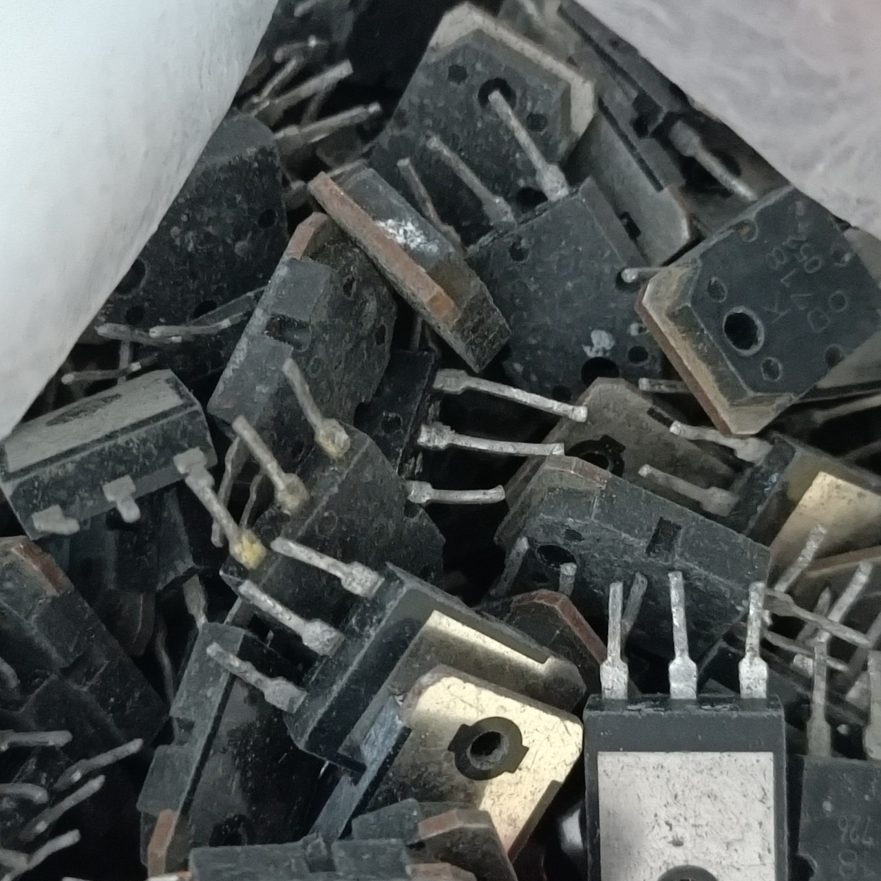 sò KEC D718 lưng đồng đỏ tháo máy