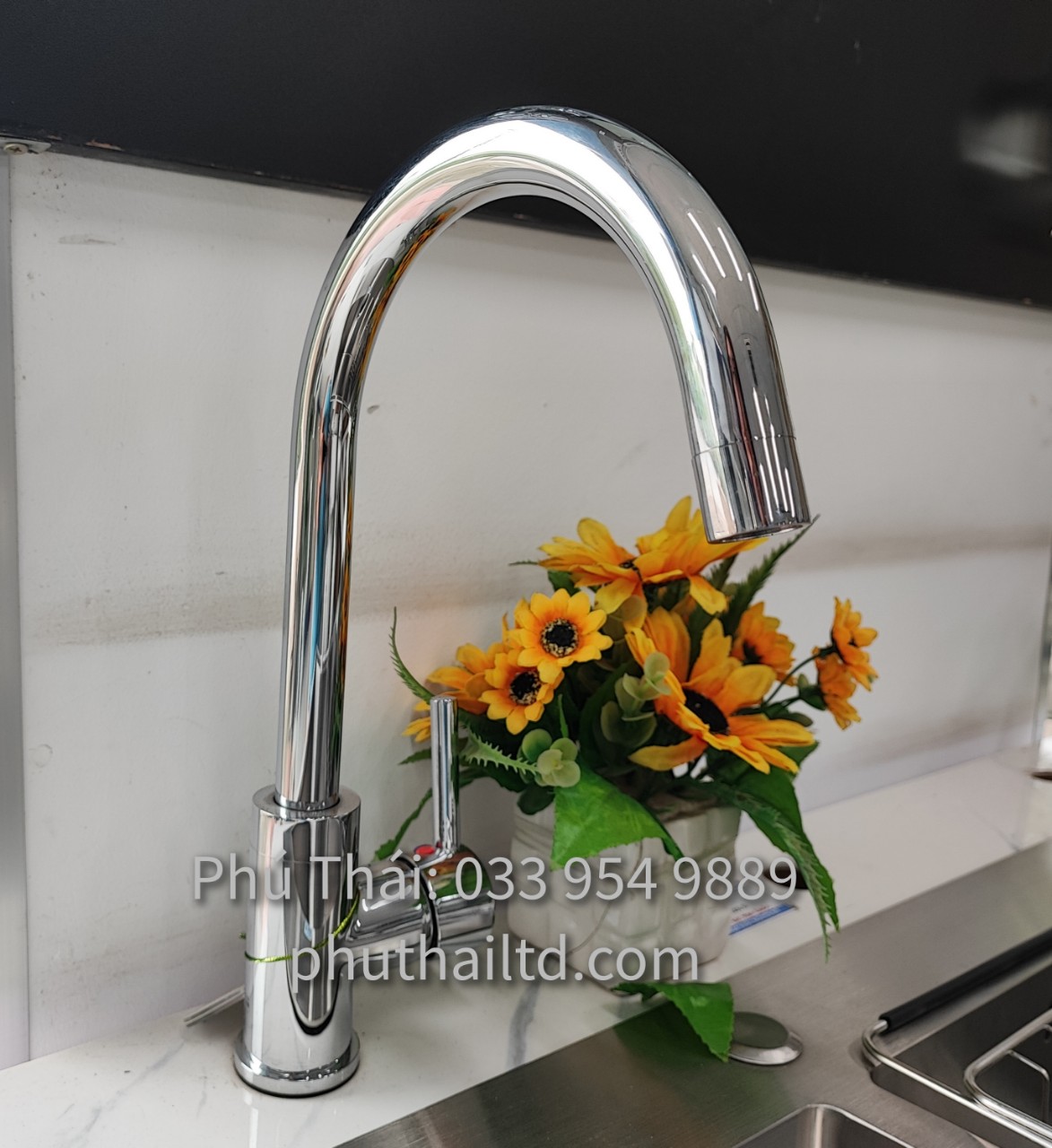 Vòi rửa bát gắn chậu nóng lạnh VG731 - Chính hãng